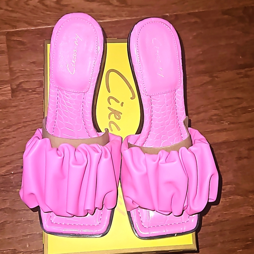Slide heels bubble gum pink 9 1/2